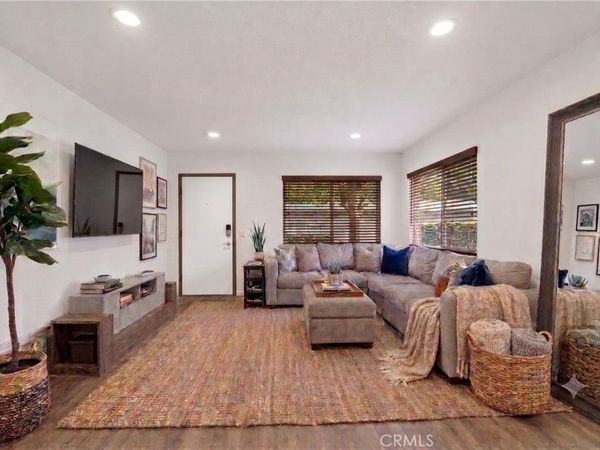 1346 E Hillcrest, Unit 40, Thousand Oaks, CA 91362