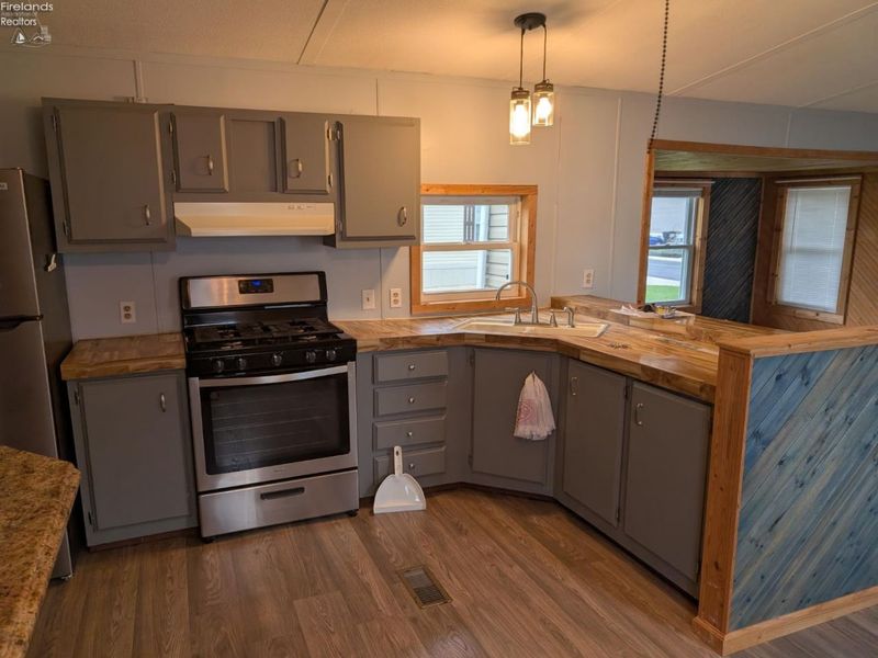 220 Maple Lane, Unit 85, Green Springs, OH 44836 Photo 4