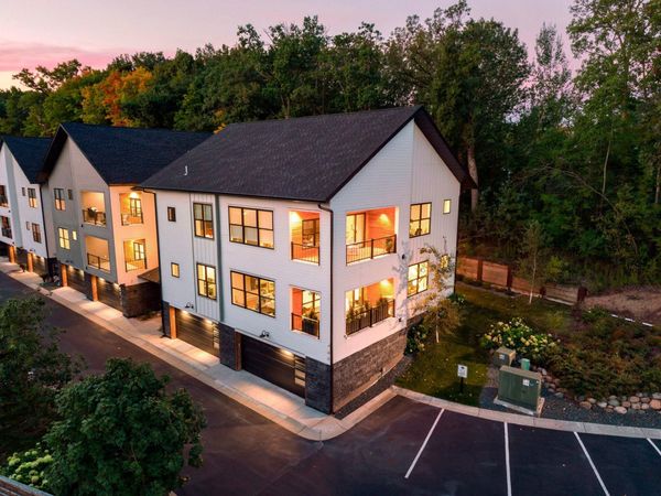 5734 Shady Oak Road , Unit 11, Minnetonka, MN 55343