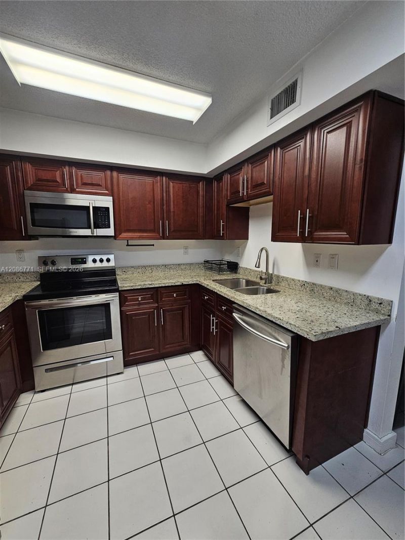 15385 SW 76th Ter, Unit 107, Miami, FL 33193 Photo