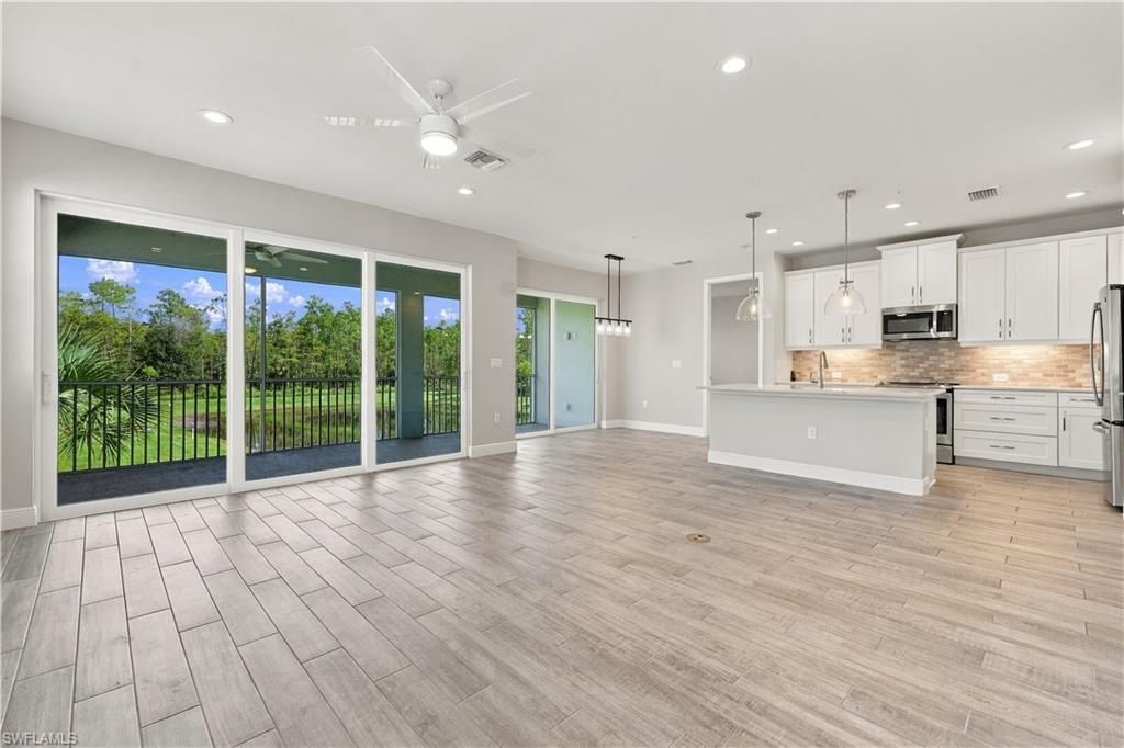2626 Seychelles Cir, Unit 1405, Naples, FL 34112 Photo