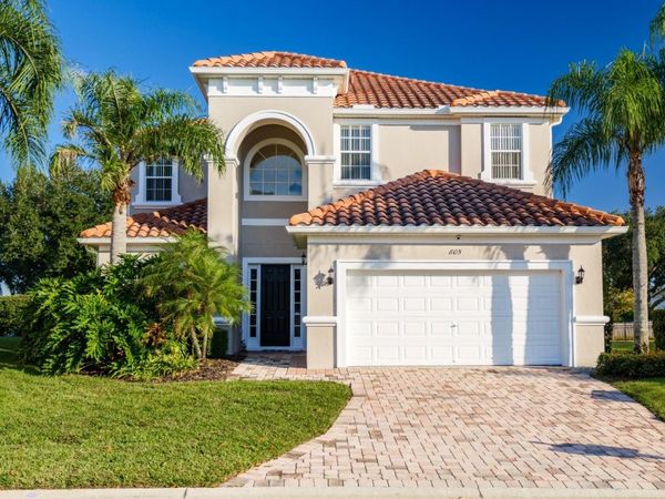 805 TUSCAN HILLS BOULEVARD , DAVENPORT, FL 33897