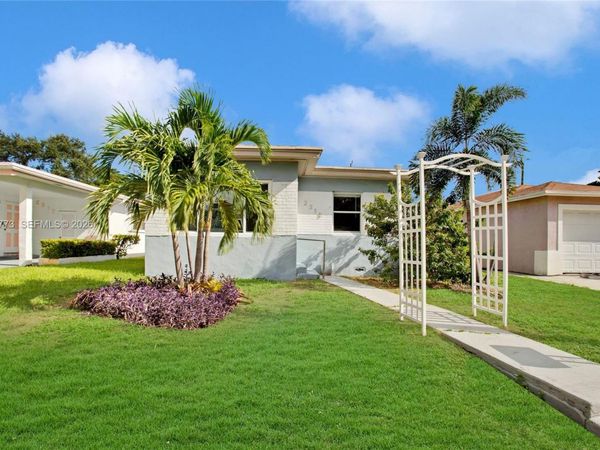 2315 Hope St , Hollywood, FL 33020