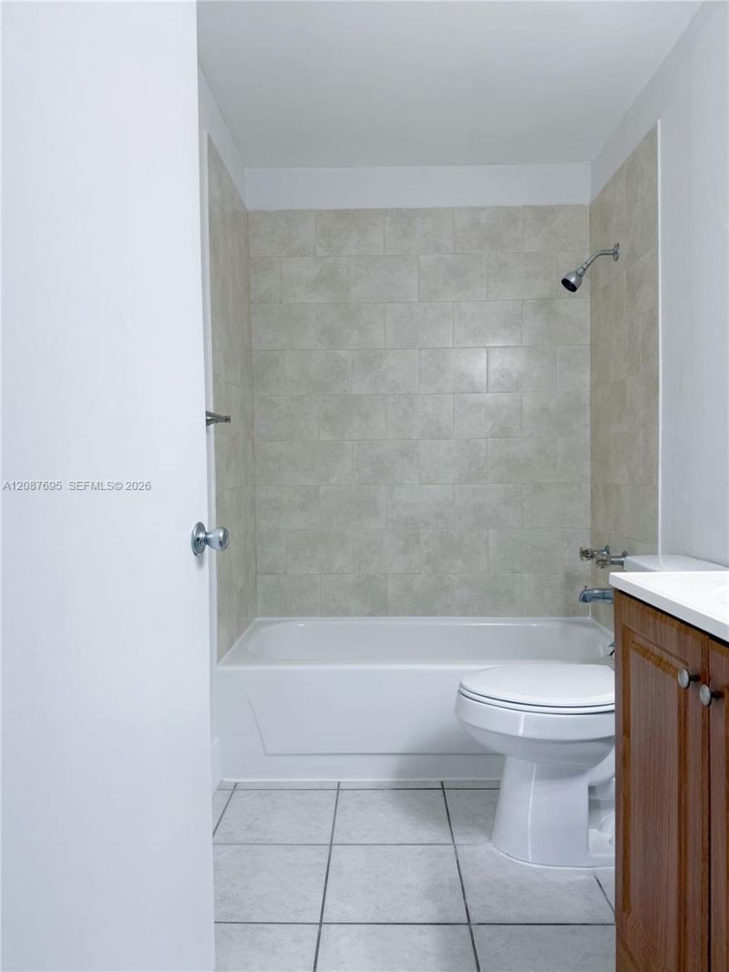 2001 NW 96th Ter, Unit 10J, Pembroke Pines, FL 33024 Photo