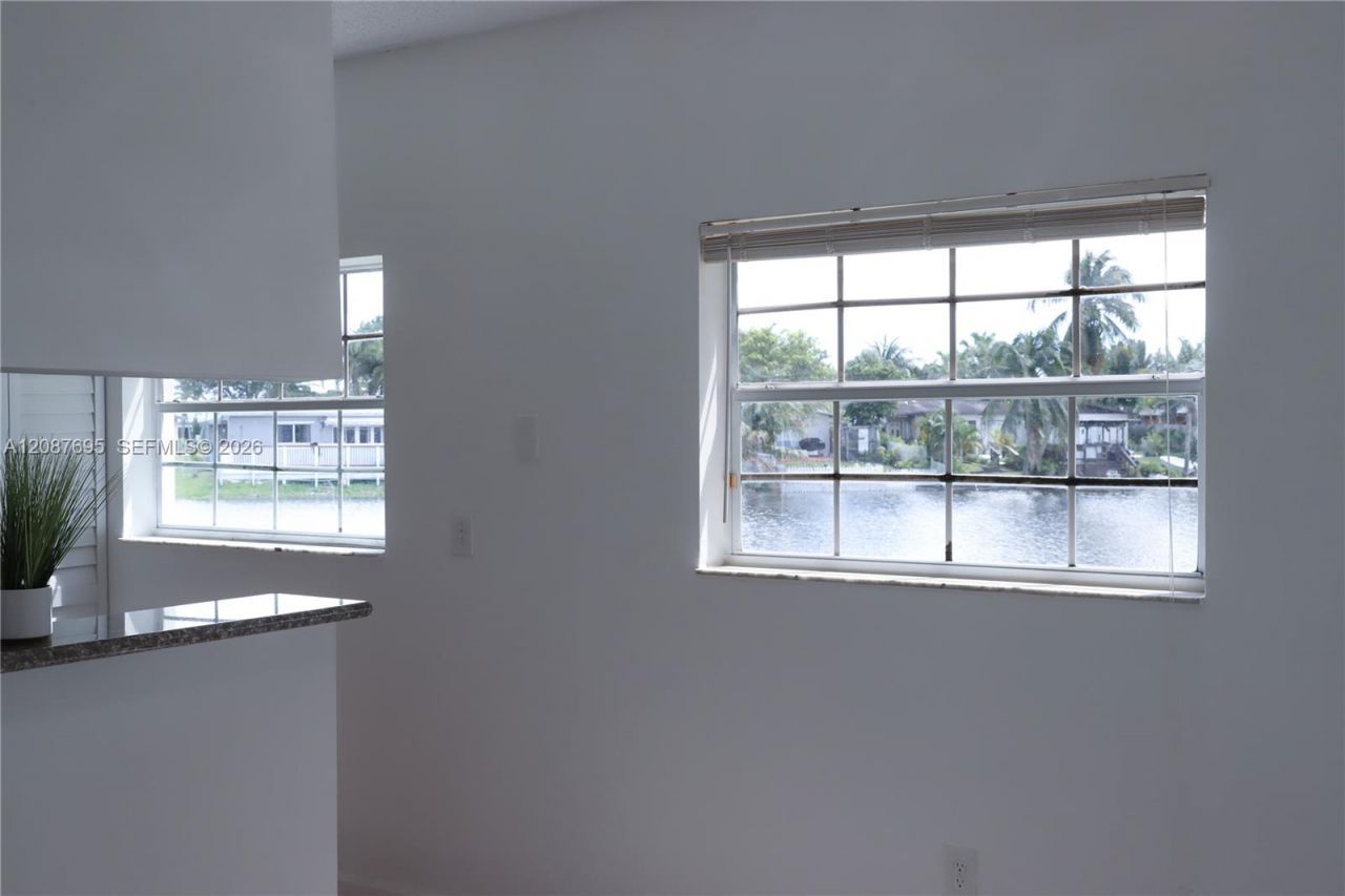 2001 NW 96th Ter, Unit 10J, Pembroke Pines, FL 33024 Photo