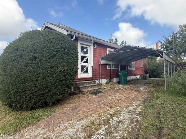 1103 W Hempstead Avenue, Fairfield, IA 52556