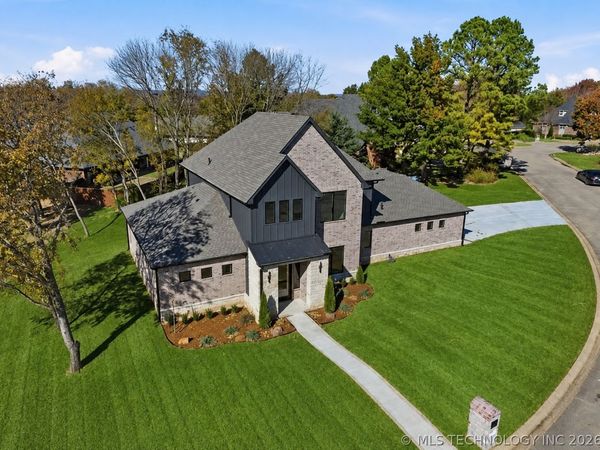 1937 S Surrey Court, Bartlesville, OK 74006
