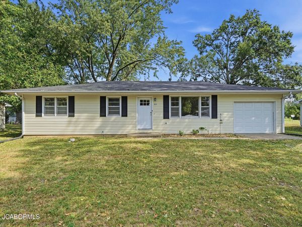 203 FAIRVIEW STREET, Hallsville, MO 65255