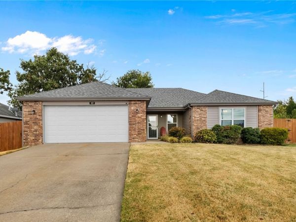 927 Fieldstone Court , Centerton, AR 72719