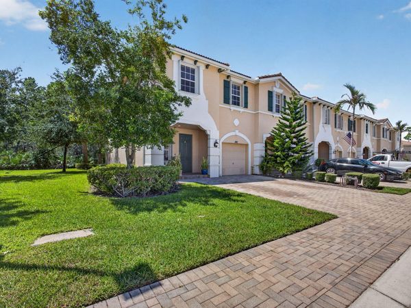 140 SW OTTER RUN Place, Stuart, FL 34997
