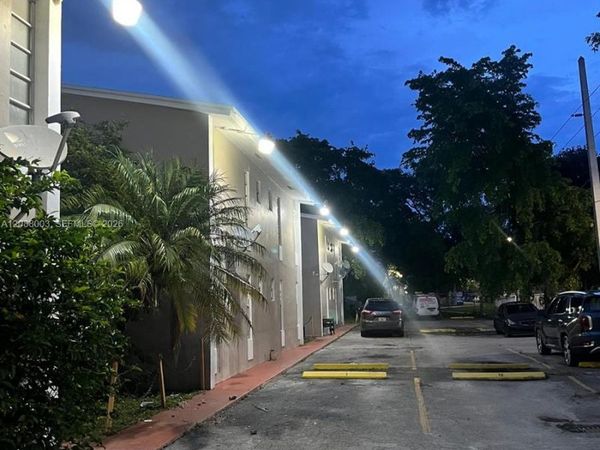 1525 NW 19th Ter , Unit 24, Miami, FL 33125