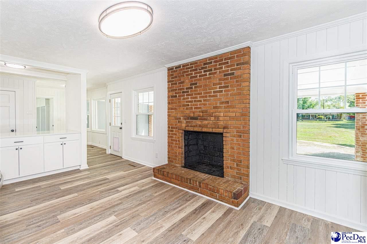 302 Cleveland St Photo 9