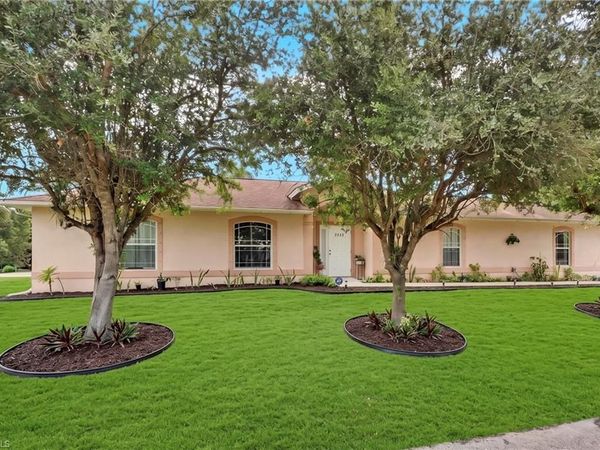 3920 10th ST N, NAPLES, FL 34103