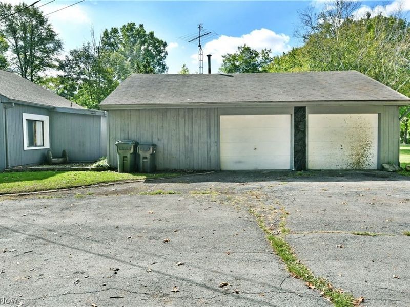 927 Howland Wilson Road SE, Warren, OH 44484 Photo 4