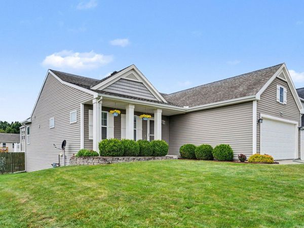 58536 Silvergrass Avenue, Mattawan, MI 49071