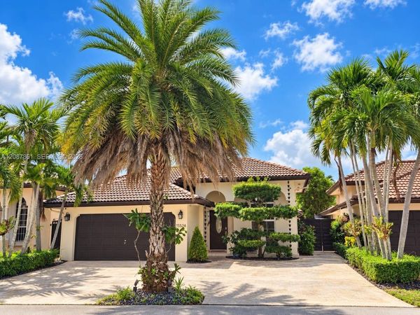 15524 SW 35th Ter , Miami, FL 33185