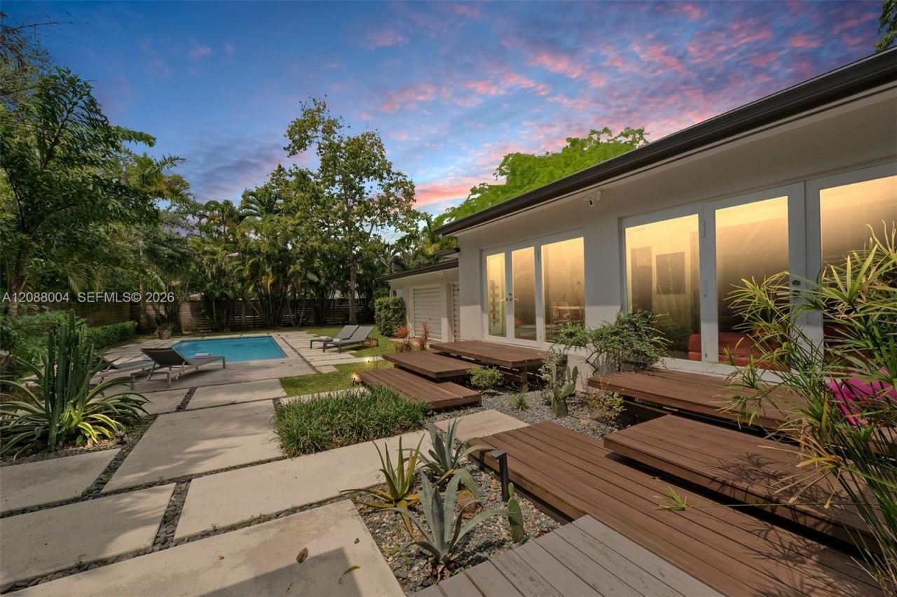 5800 SW 50th Ter, Unit 5800, Miami, FL 33155 Photo