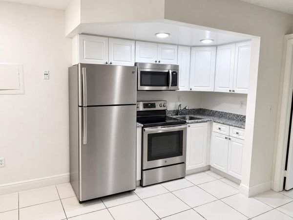 19455 NE 10 Avenue, Unit 2-318, North Miami Beach, FL 33179