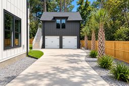5836 Beverly Drive photo 4