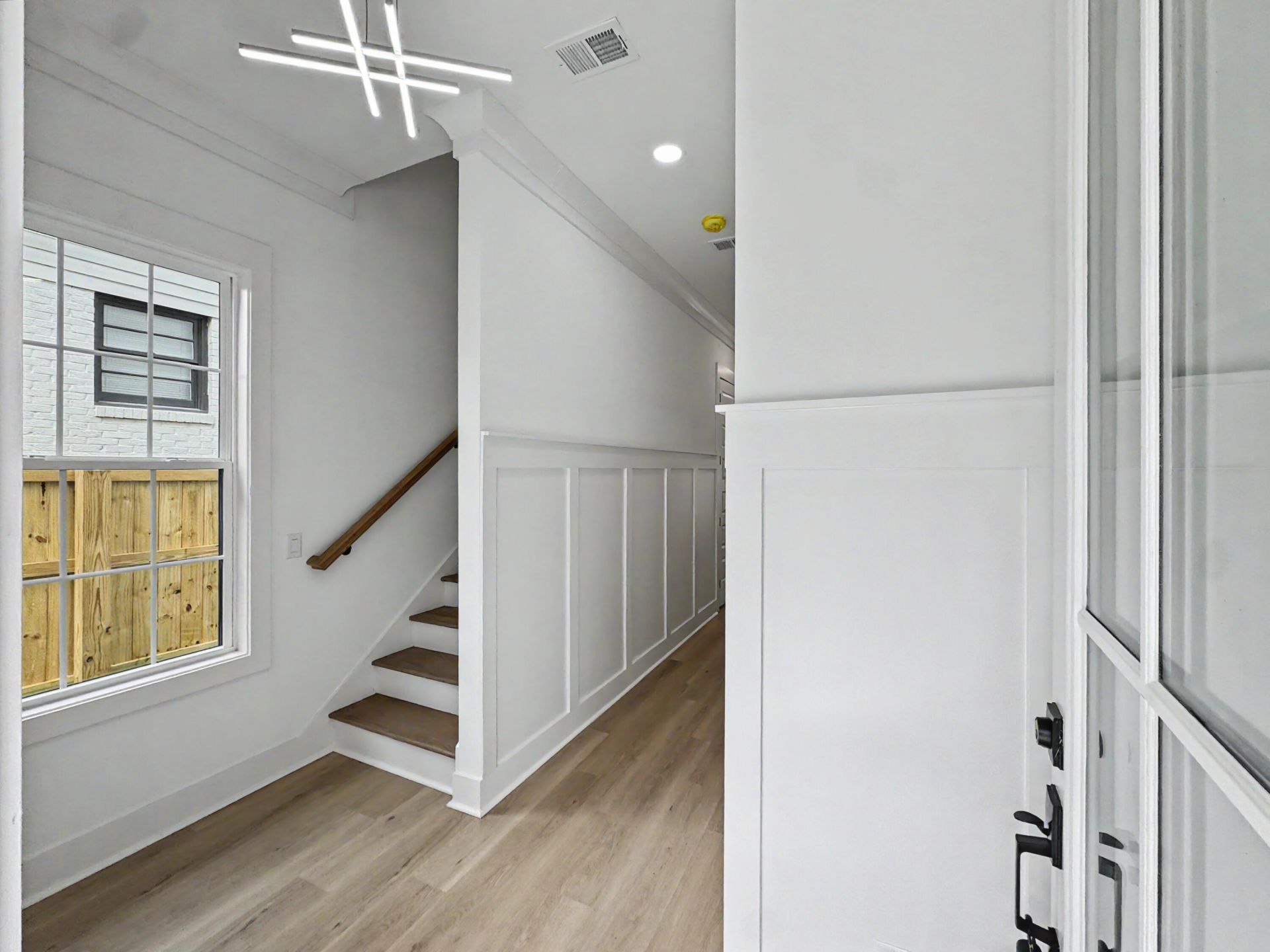5836 Beverly Drive Photo 8