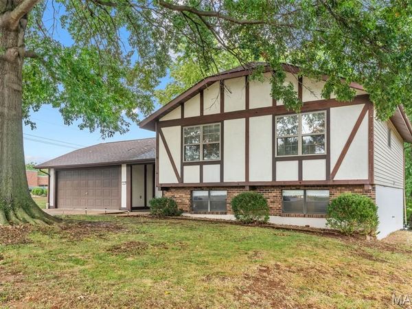 1 Buckingham Drive , Washington, MO 63090