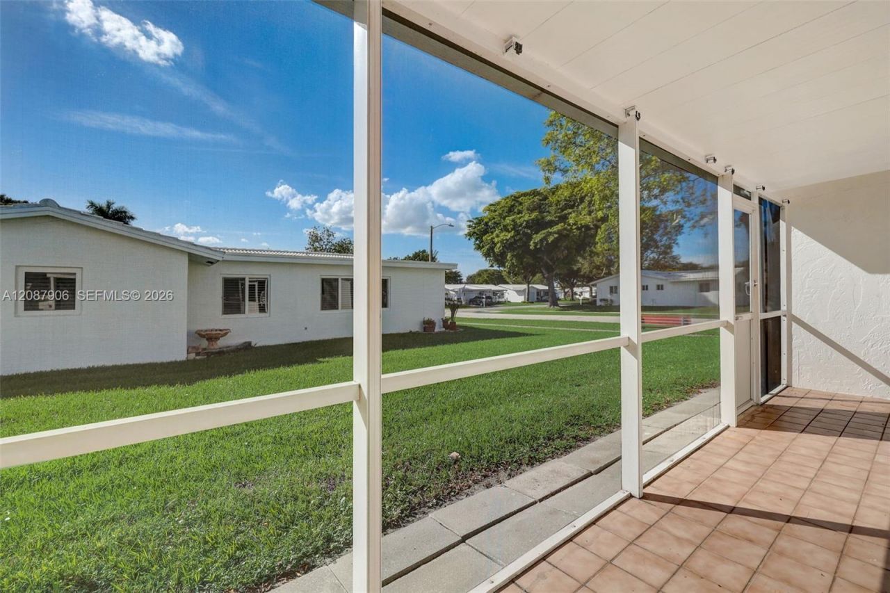 1651 NW 85th Ave, Plantation, FL 33322 Photo