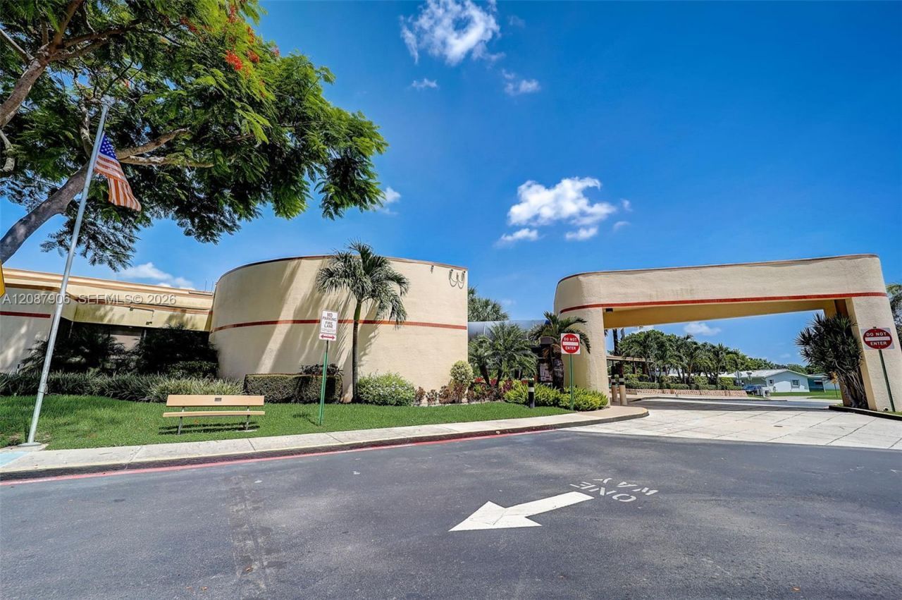 1651 NW 85th Ave, Plantation, FL 33322 Photo