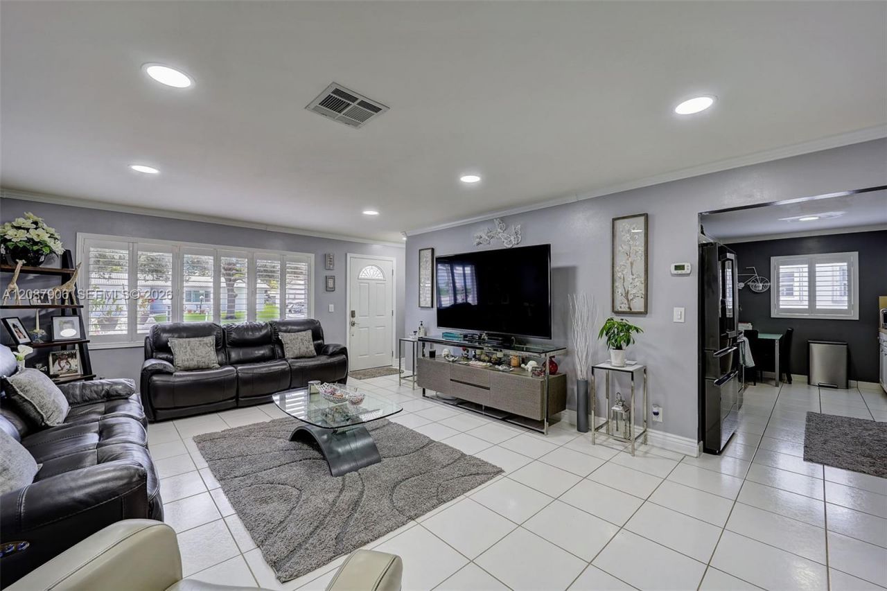 1651 NW 85th Ave, Plantation, FL 33322 Photo