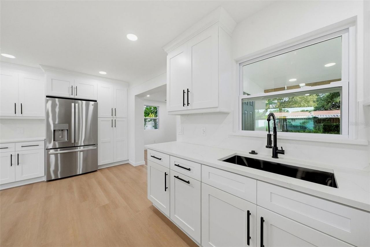 6212 42 Avenue N, Saint Petersburg, FL 33709 Photo