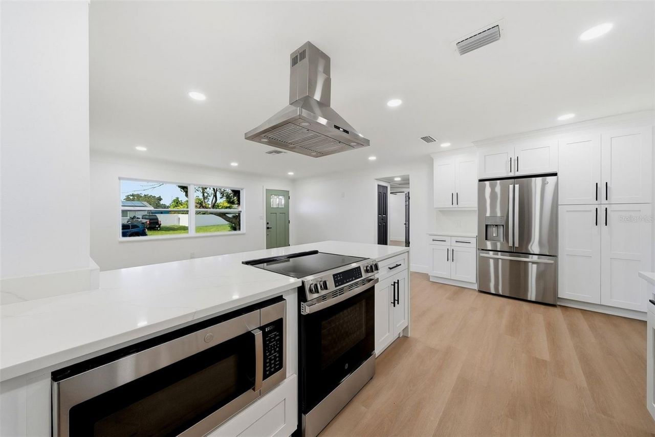 6212 42 Avenue N, Saint Petersburg, FL 33709 Photo