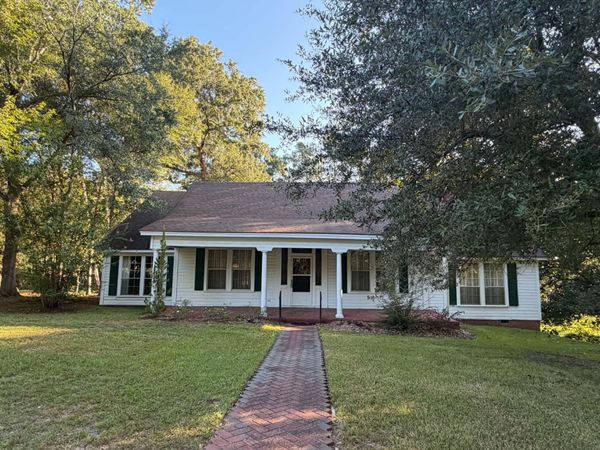 406 E Holly St., Ellisville, MS 39437