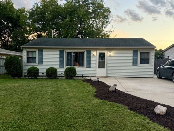 2353 Greengold Street , Crest Hill, IL 60403