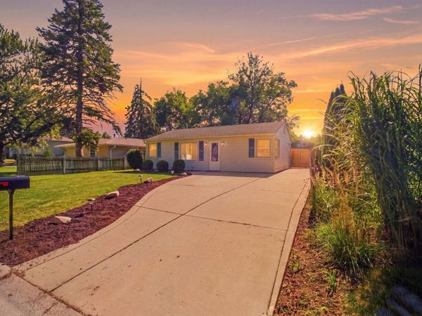 2353 Greengold Street, Crest Hill, IL 60403
