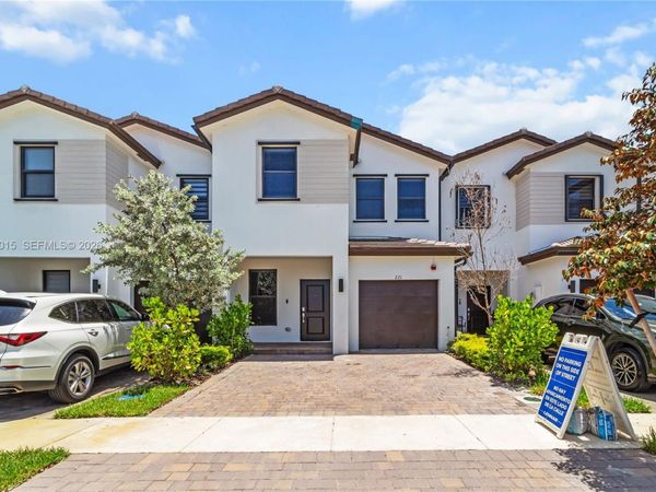 221 SW 159th Way , Pembroke Pines, FL 33027