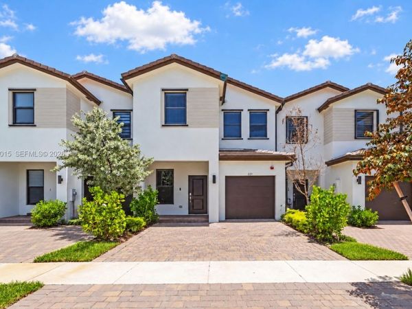 221 SW 159th Way, Pembroke Pines, FL 33027