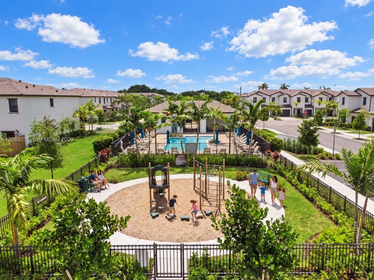 221 SW 159th Way, Pembroke Pines, FL 33027 Photo