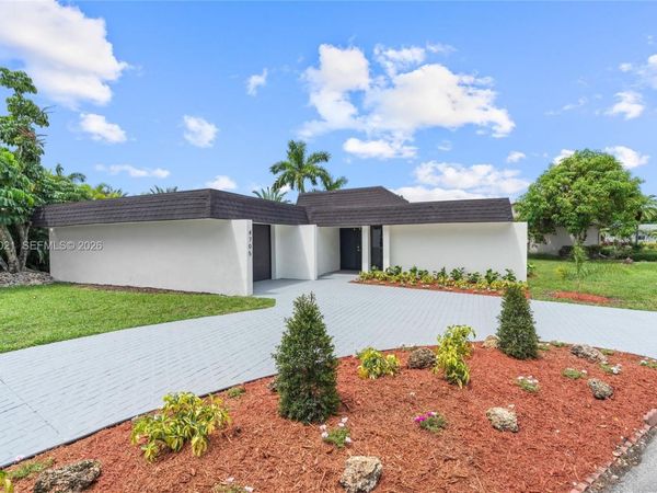 4705 Bayberry Ln , Tamarac, FL 33319