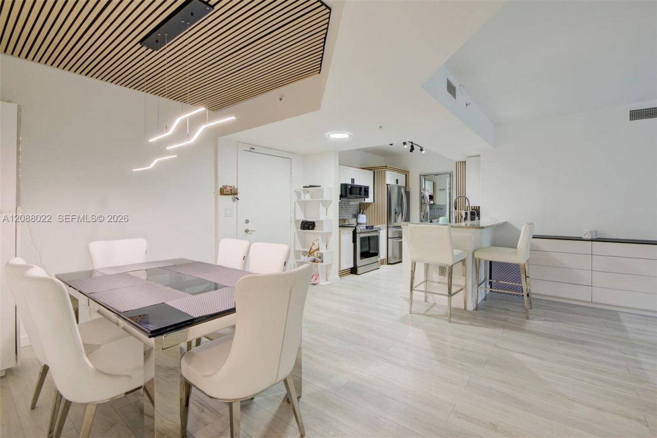 2775 NE 187th St, Unit 215, Aventura, FL 33180 Photo
