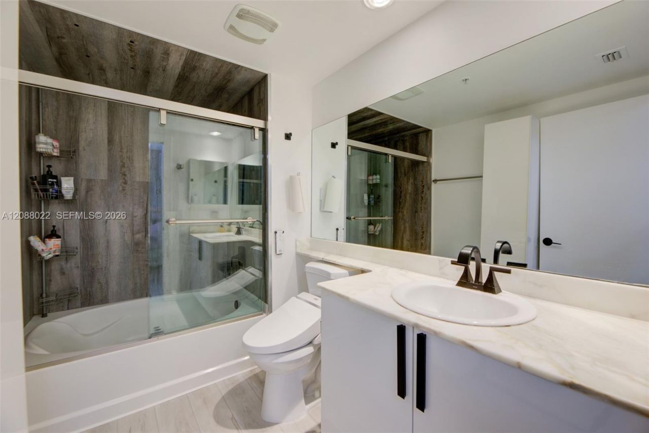 2775 NE 187th St, Unit 215, Aventura, FL 33180 Photo