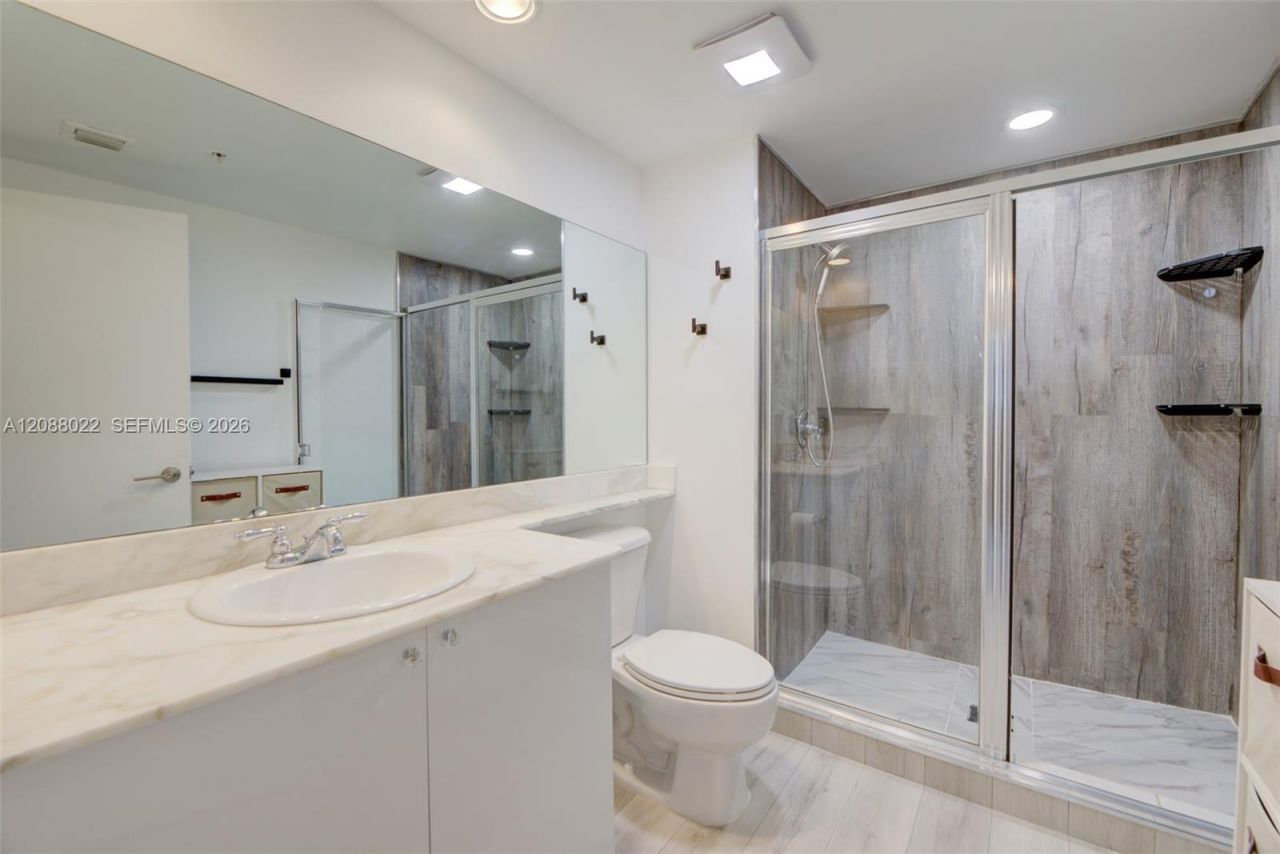 2775 NE 187th St, Unit 215, Aventura, FL 33180 Photo