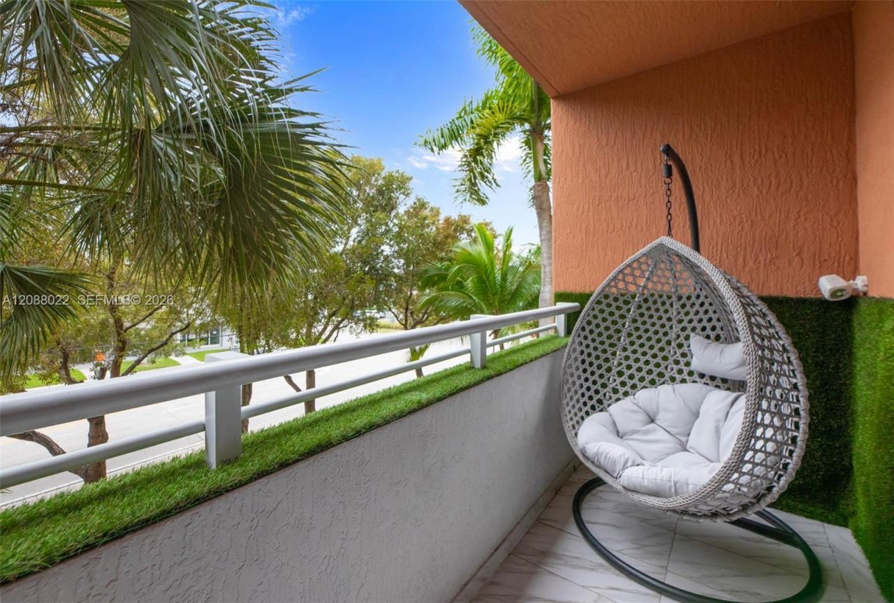 2775 NE 187th St, Unit 215, Aventura, FL 33180 Photo