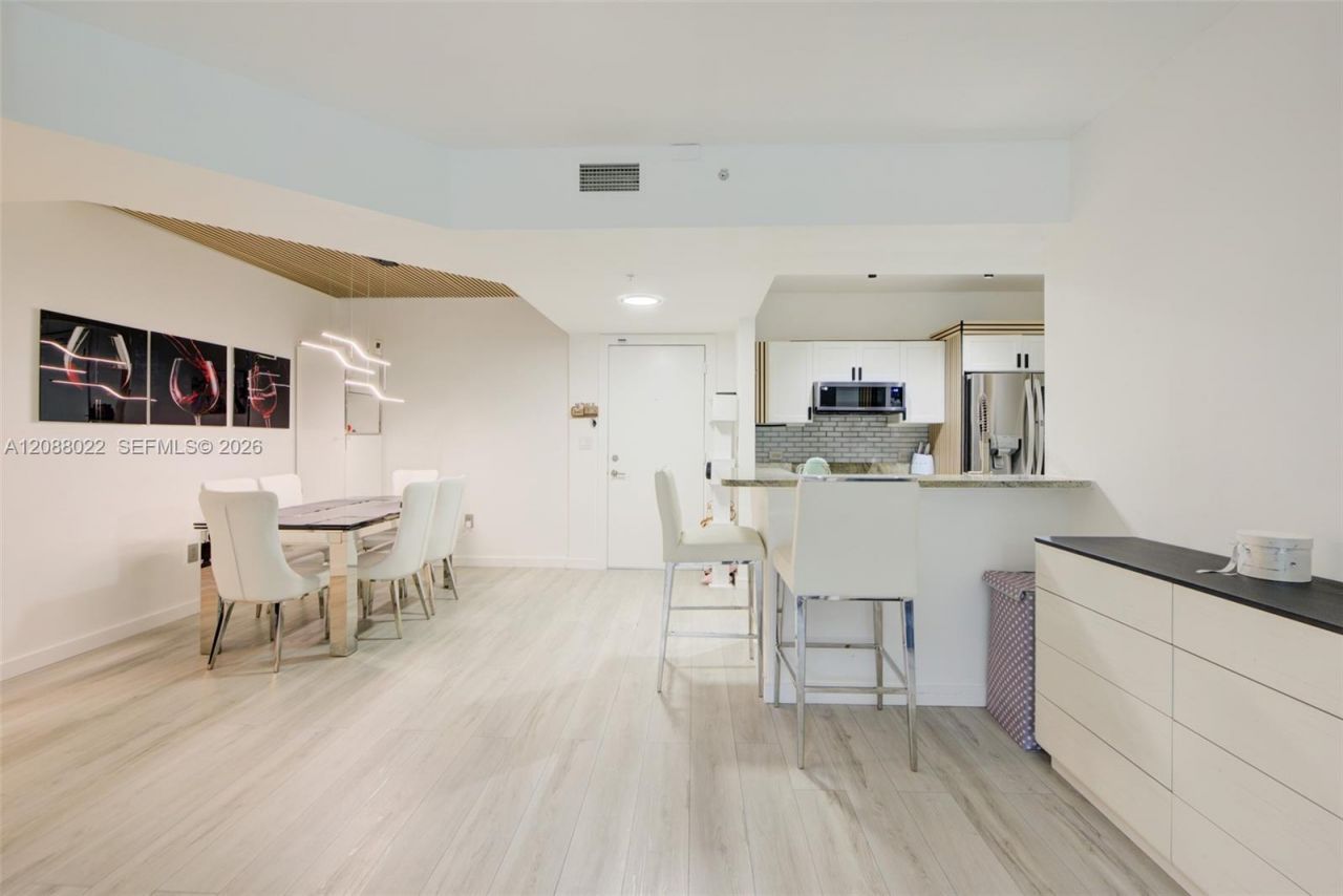 2775 NE 187th St, Unit 215, Aventura, FL 33180 Photo