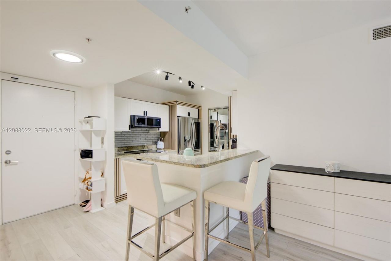 2775 NE 187th St, Unit 215, Aventura, FL 33180 Photo