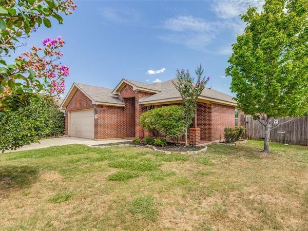417 Brookhollow Lane , Saginaw, TX 76131
