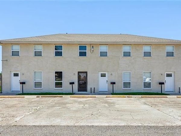 900 AVENUE H , Unit B, Westwego, LA 70094
