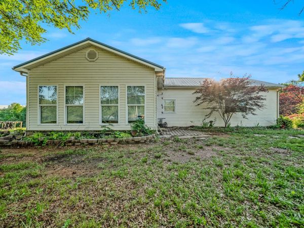 2000 Myers Cove Rd , McMinnville, TN 37110