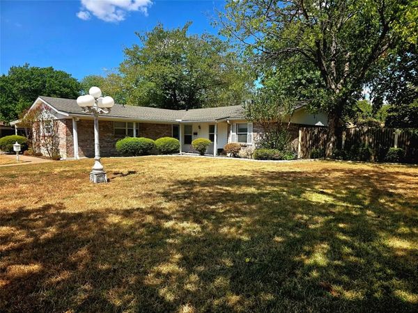 272 Palomino Drive , Saginaw, TX 76179