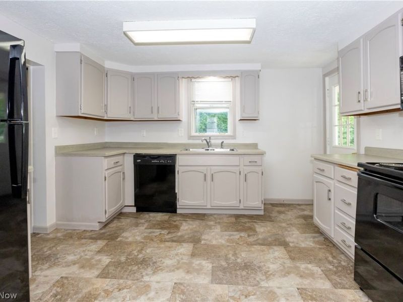 324 N Market Street, Loudonville, OH 44842 Photo 5