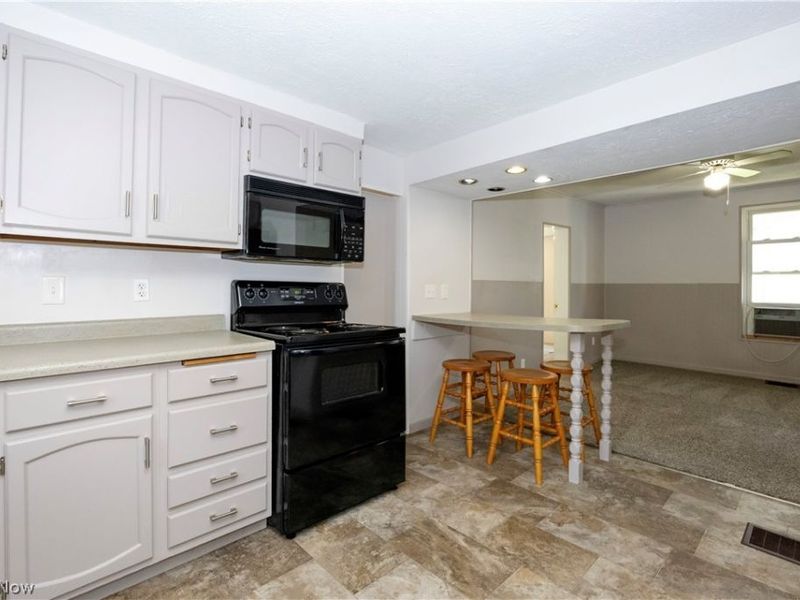 324 N Market Street, Loudonville, OH 44842 Photo 7
