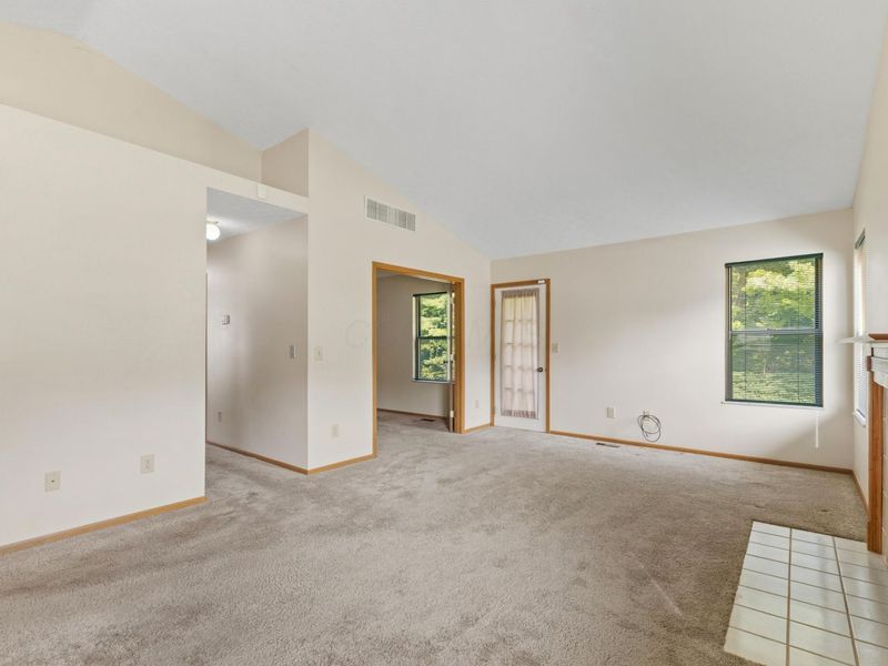 4666 Burkeshire Drive , Columbus, OH 43232 Photo 13